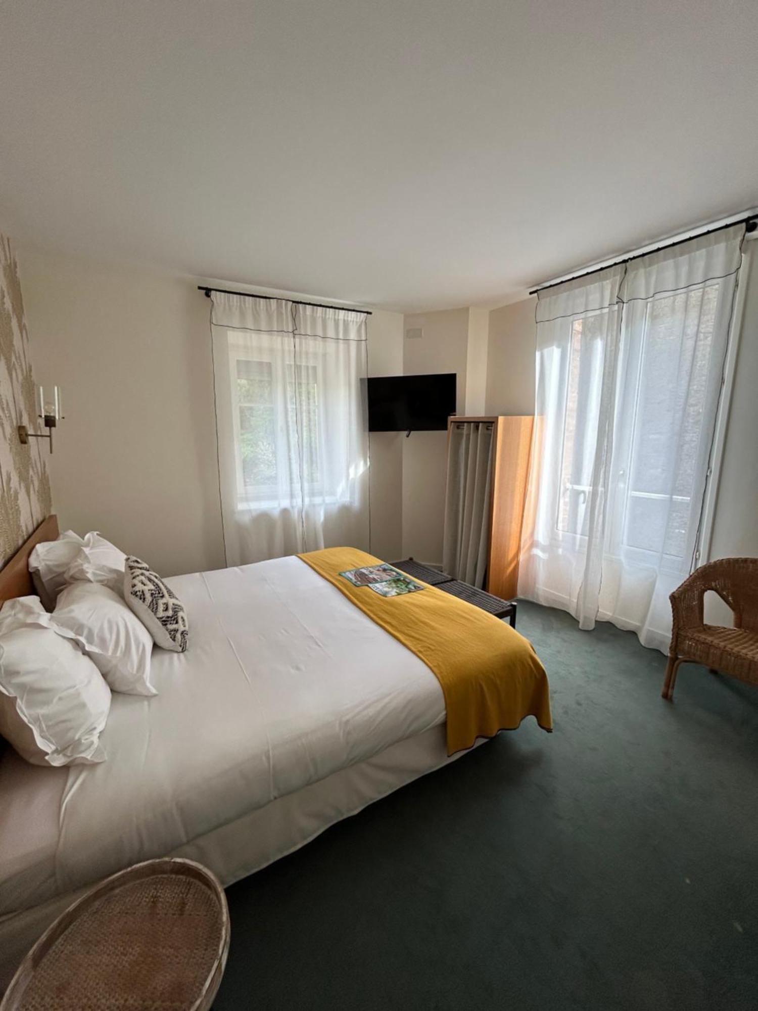Hotel De La Vallee Ντινάρ Εξωτερικό φωτογραφία